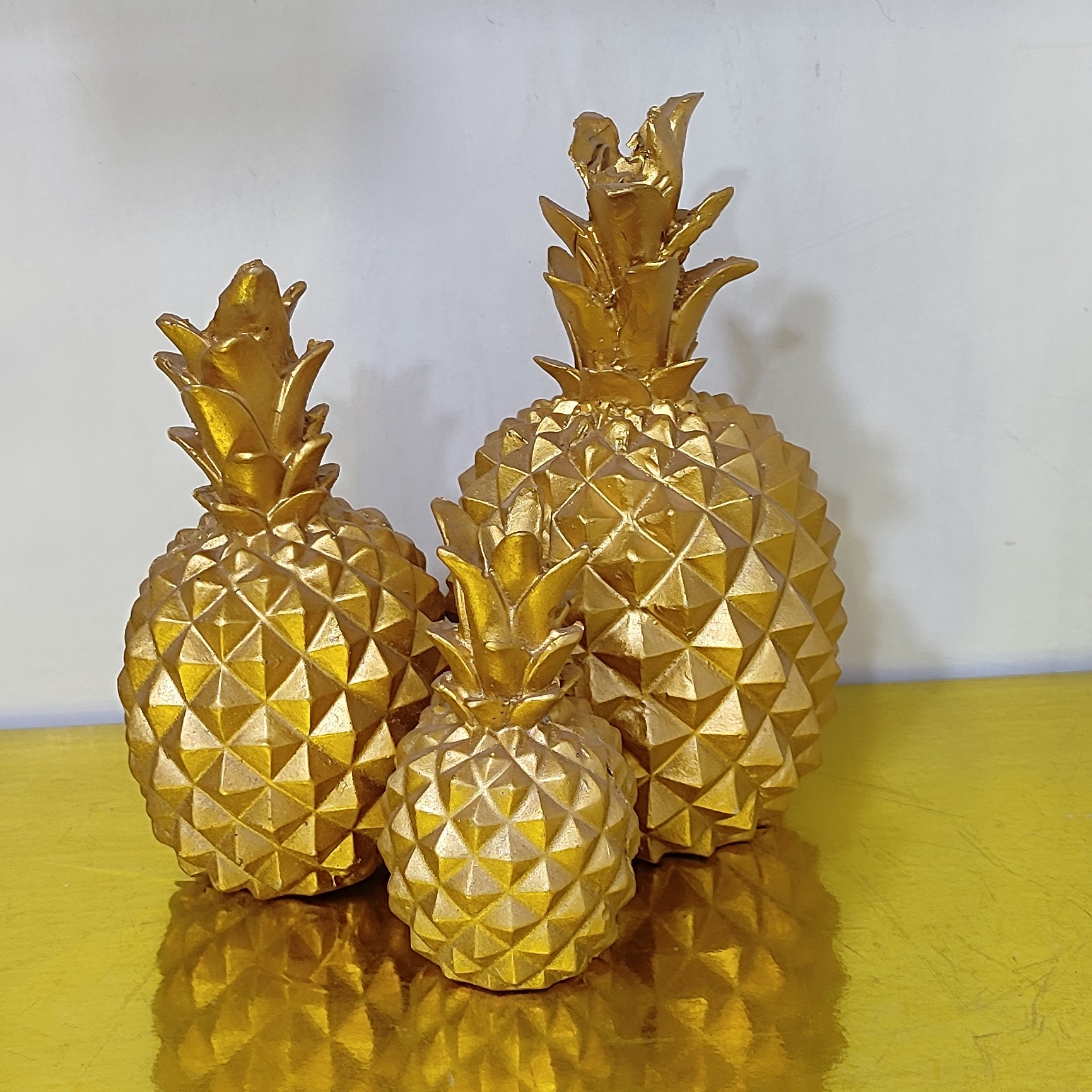 مجسمه ی پلی استر آناناس 3تایی