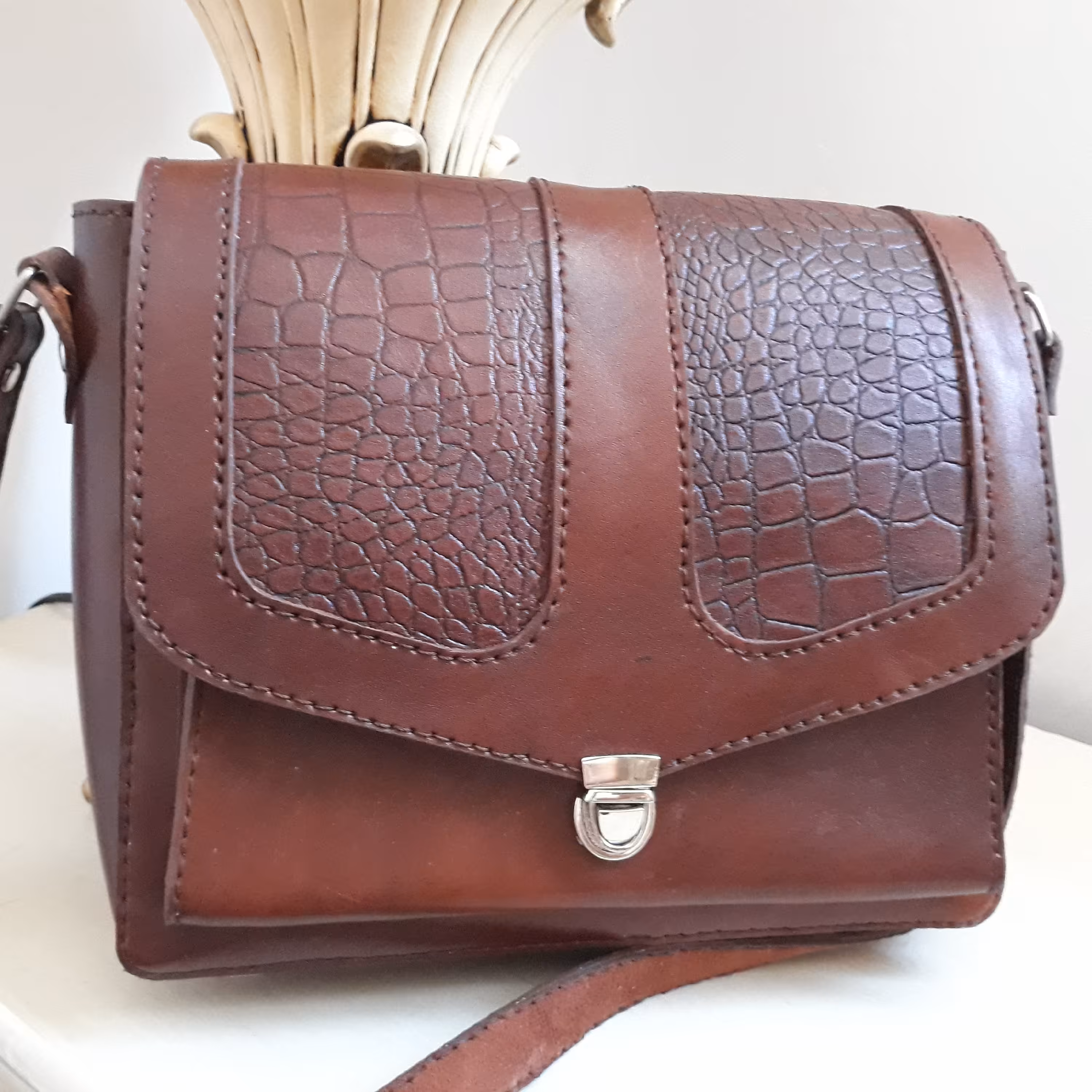 کیف دوشی چرم طبیعی و دستدوز