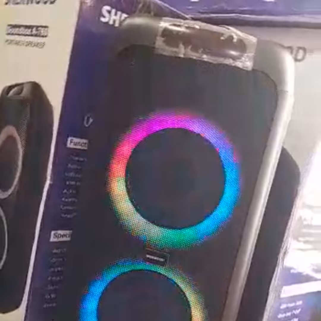 اسپیکرهای حرفه ای مناسب فضای50 تا 250 متری ..دارای گارانتی..هزینه ی ارسال بر عهده ی مشتری میباشد