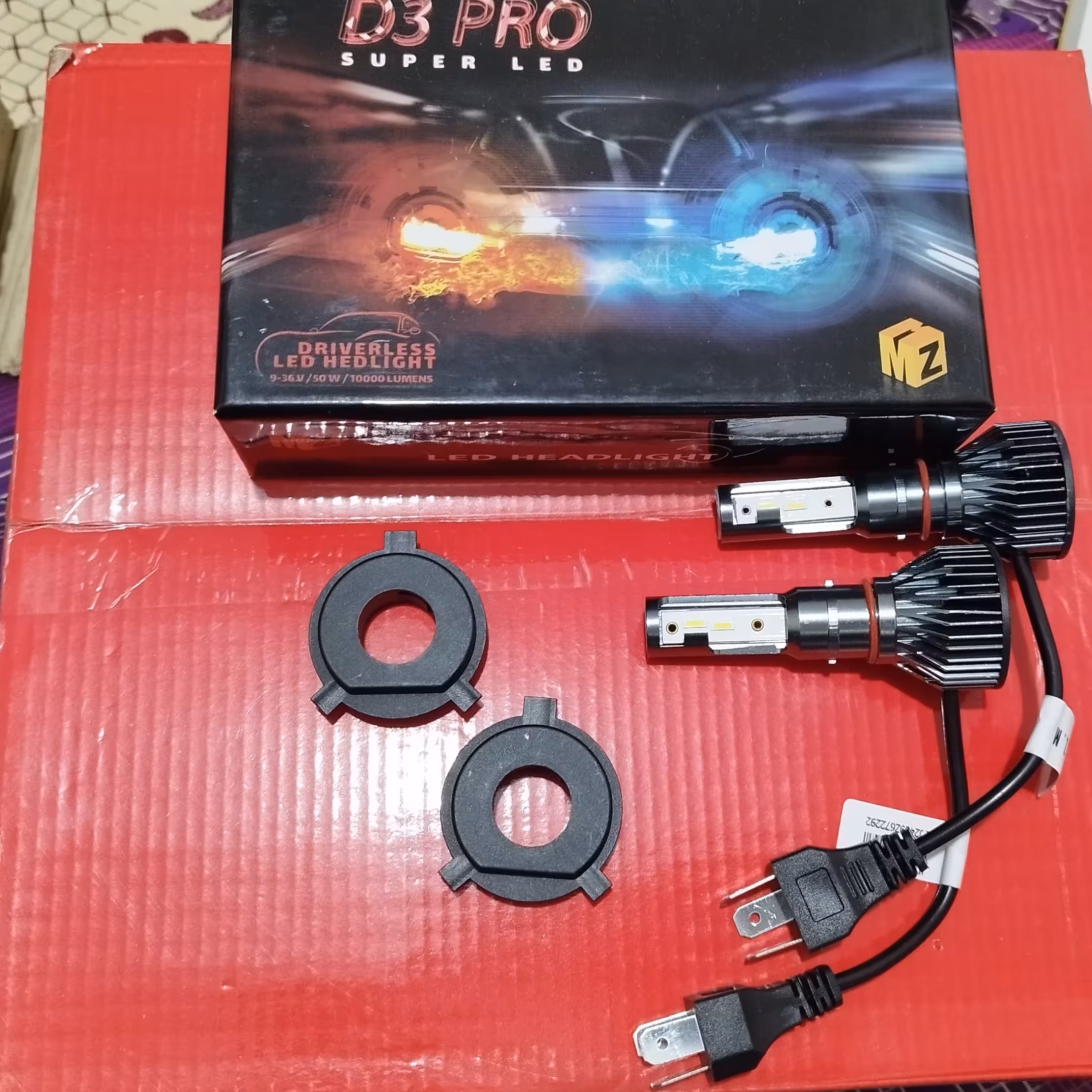 هدلایت csp H4 دو کنتاک سفید رنگ سفید بسته دو عددی h4 دارای الگو نور مناسب     