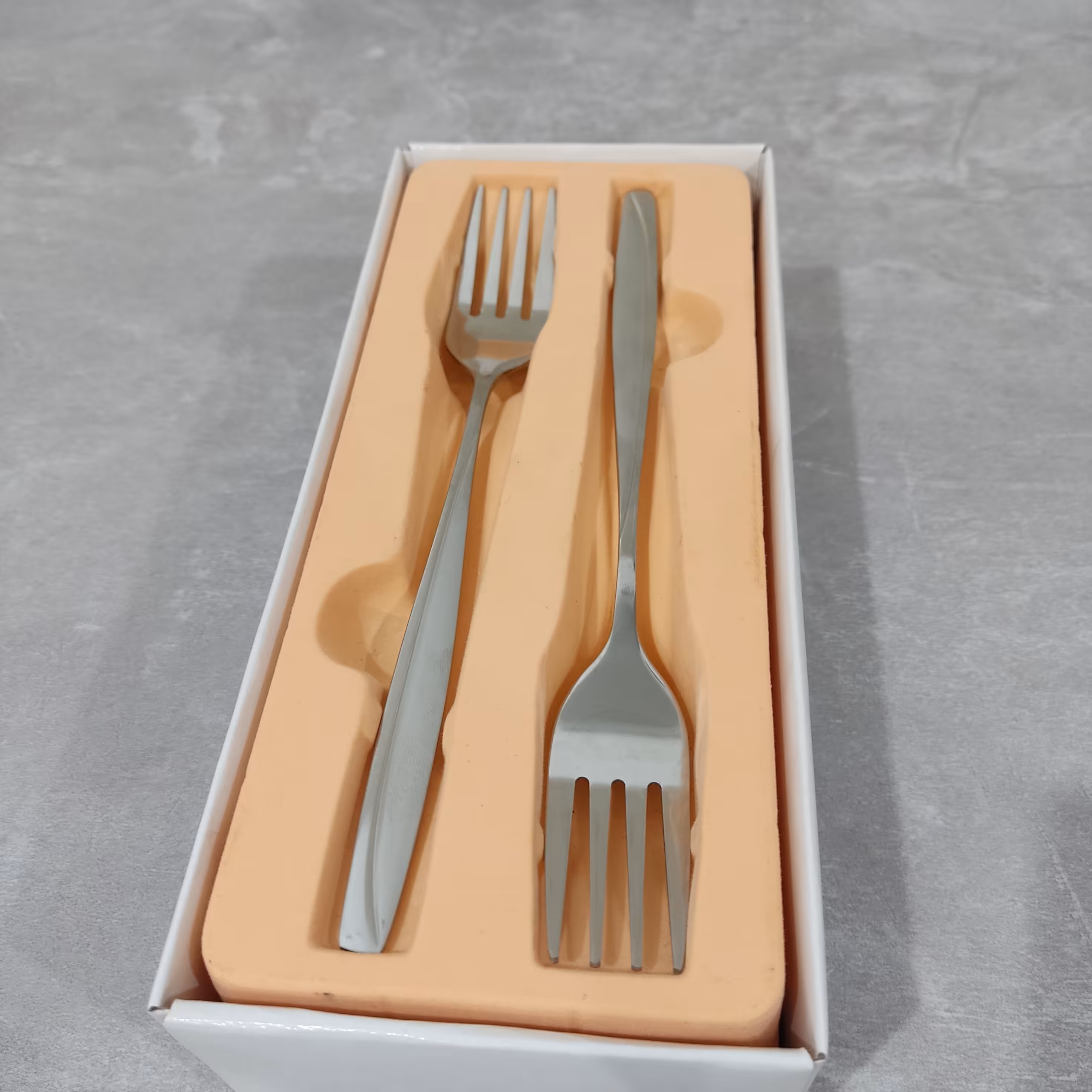 چنگال غذا خوری بسته 12عددی  طرح مایز  اصلی ضخامت3میل STAINlESS  STEEL 18.10GERMANYواگنر آلمان.ماینز.اصل.آلمانی طول 21 cm