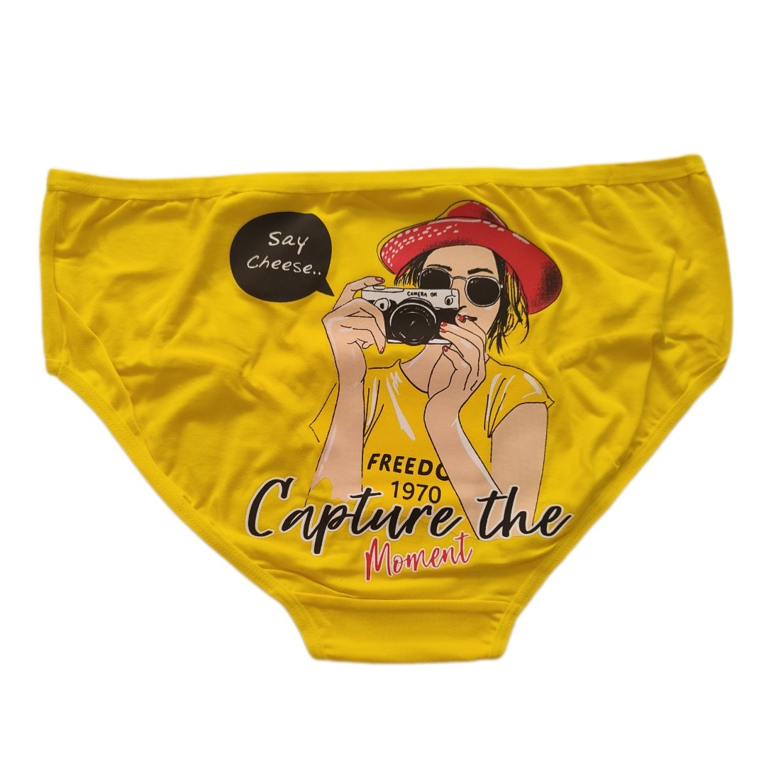 شورت زنانه طرحدار m7