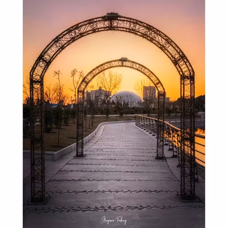 تابلو شاسی کد benpics-0105 (ابعاد 60x90 - شاسی 8 میل-کاغذ سیلک-اصالت تصویر)