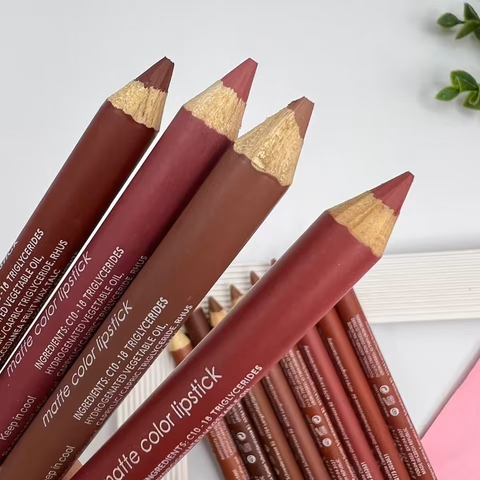 پک رژ مدادی  کالیستا با تنوع تناژ رنگی
برندCalista