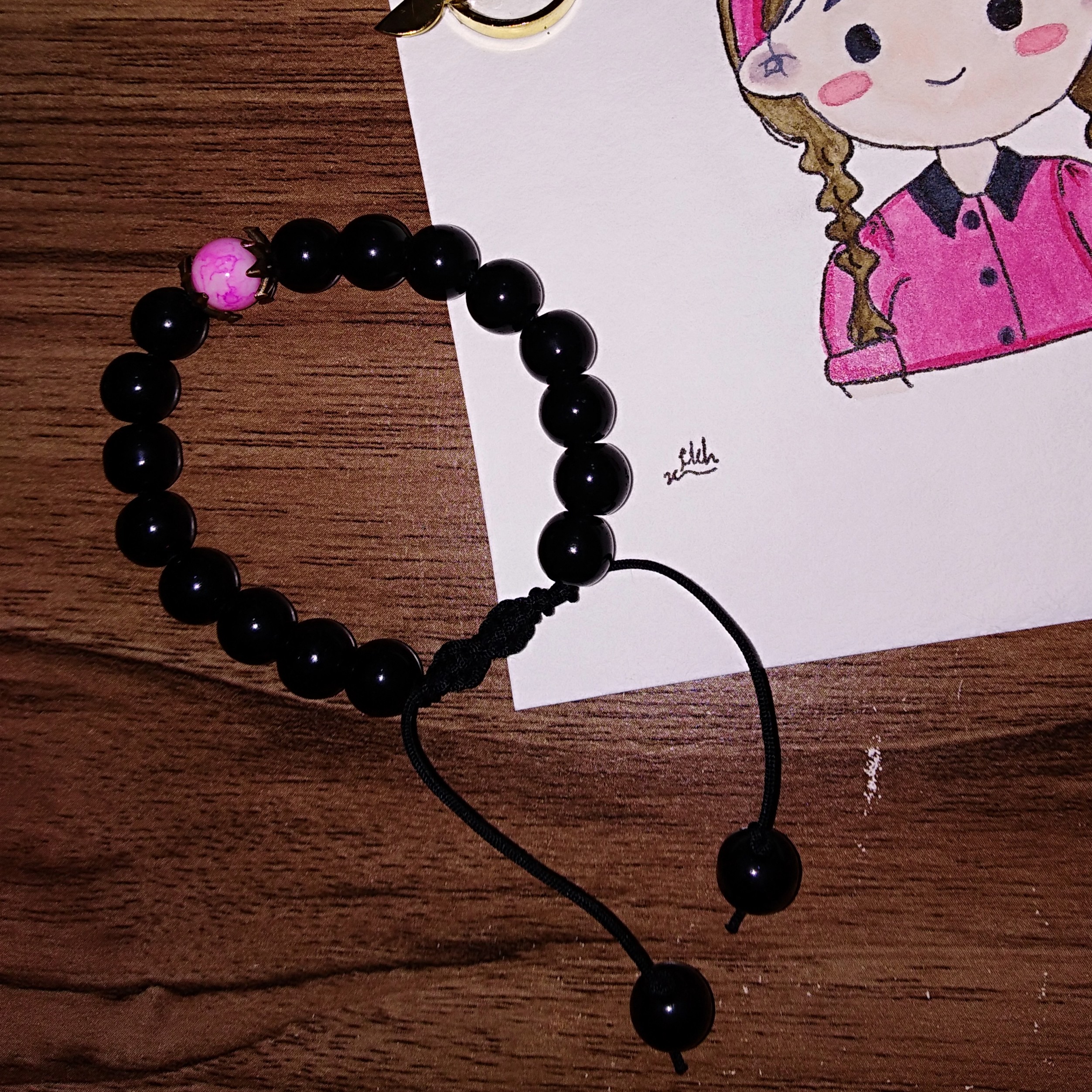 دستبند مهره ای مشکی 