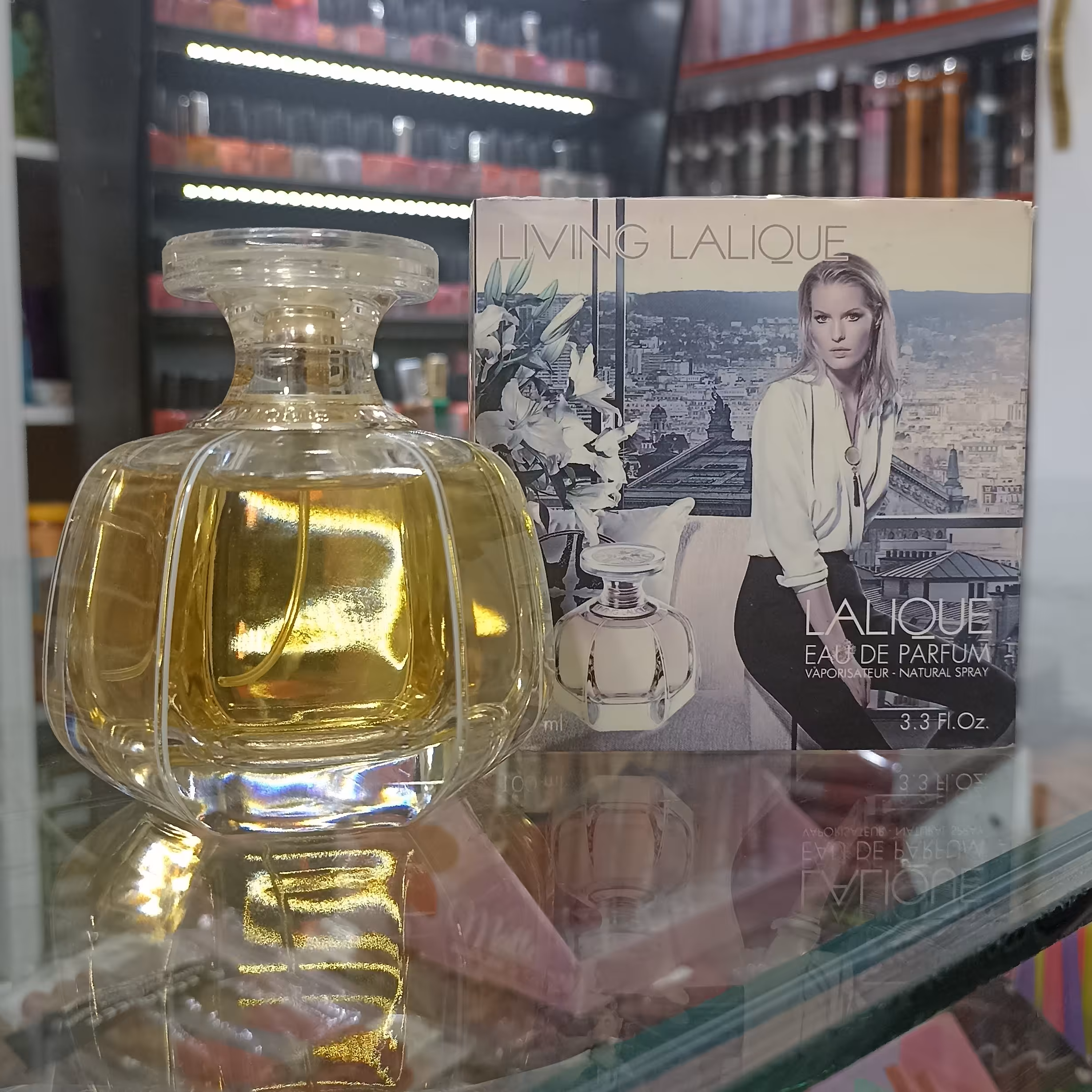 ادکلن لالیک سفید زنانه با رایحه خنک و آرام  مخصوص بانوان
