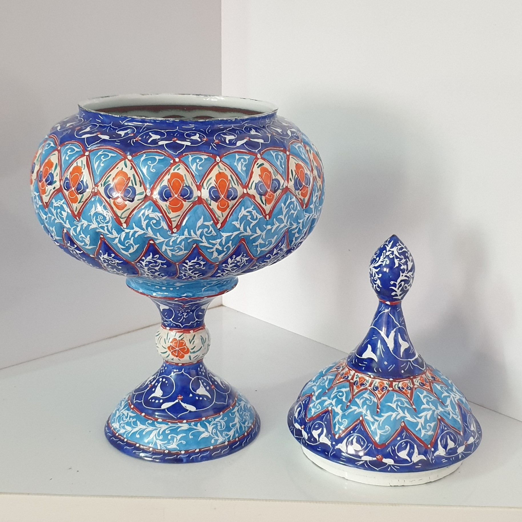 شکلات خوری پایه دار (گز خوری) 28میناکاری  دو رنگ فیروزه لاجورد  طرح کمربندی کد1 