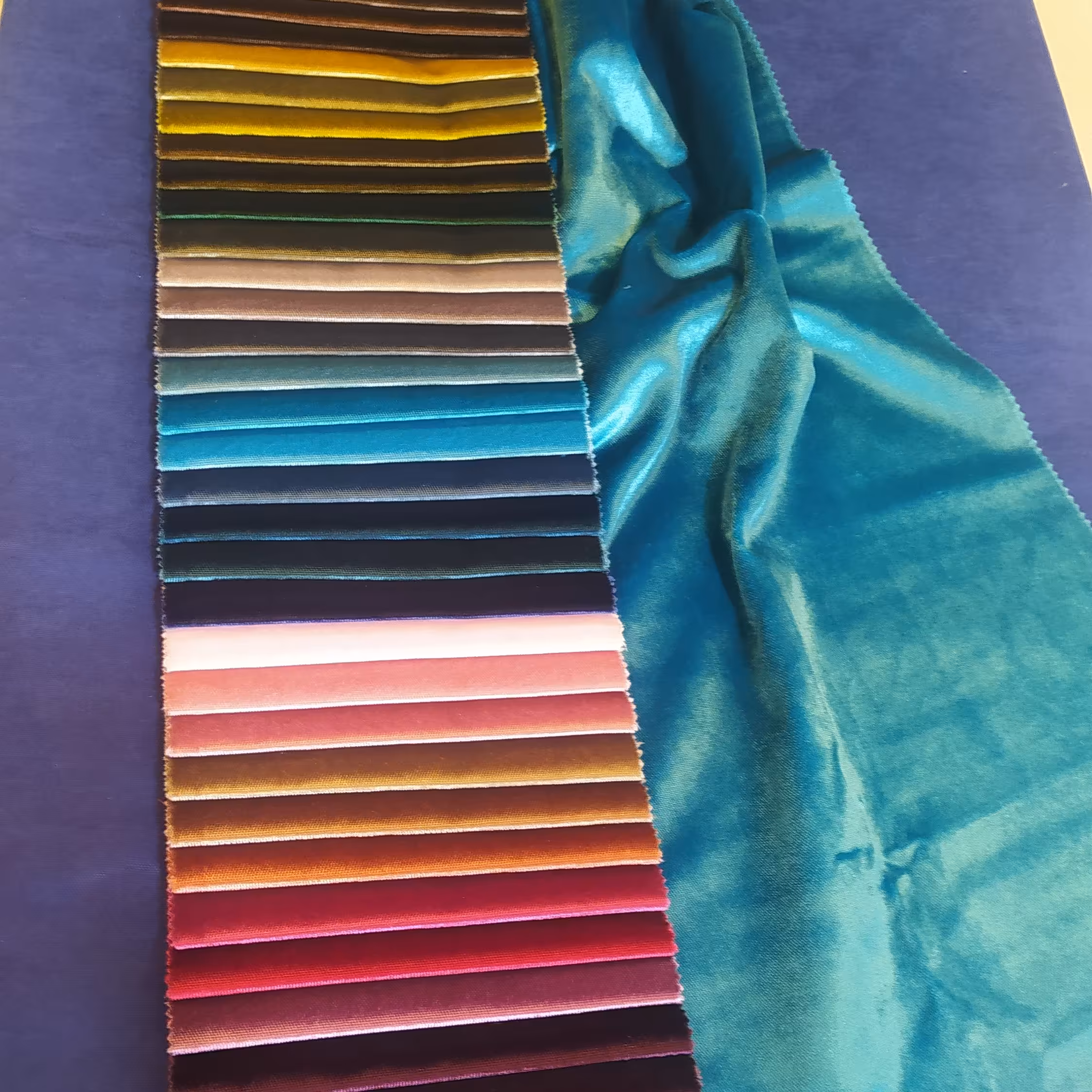 پارچه پرده مخمل براق