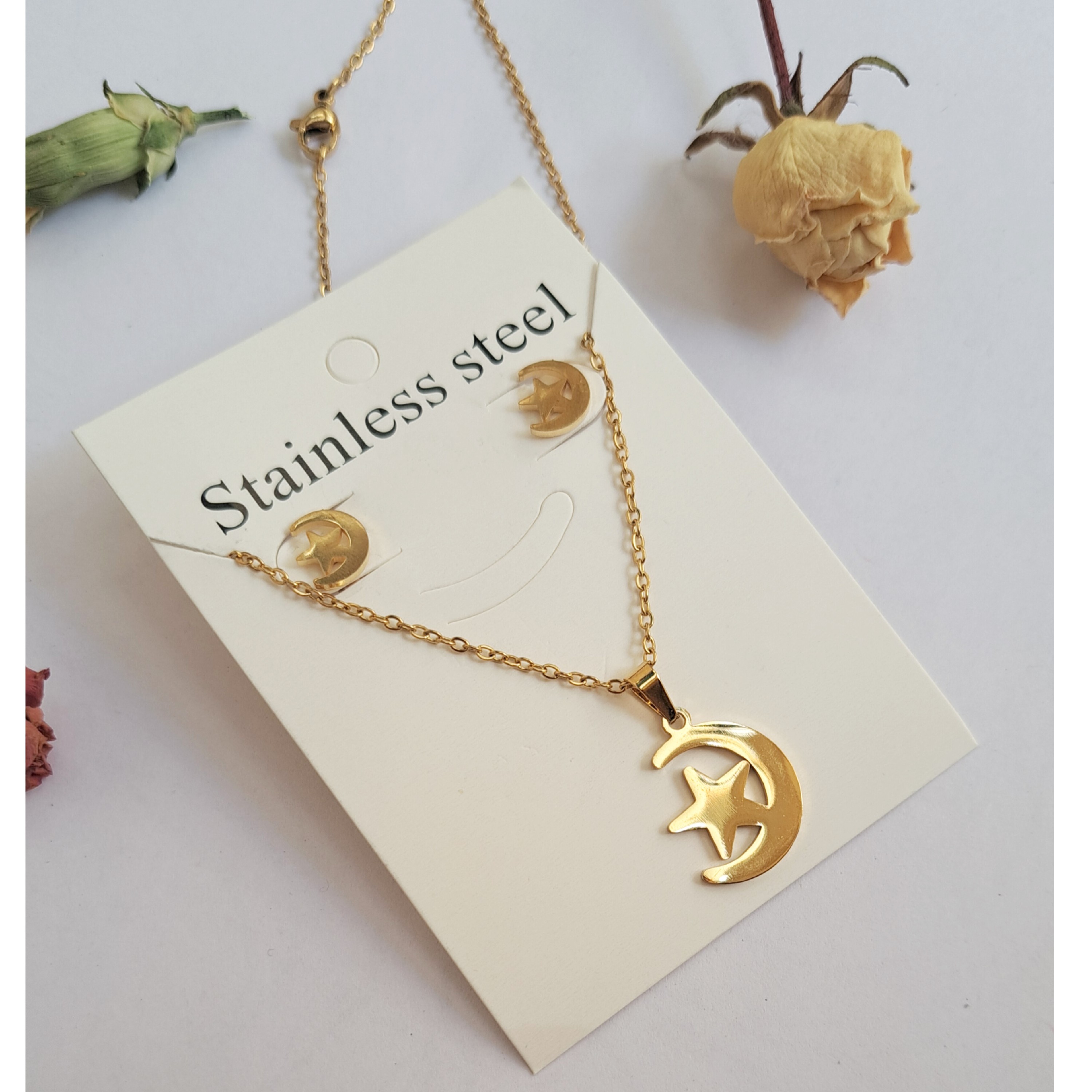 نیم ست ماه و ستاره 