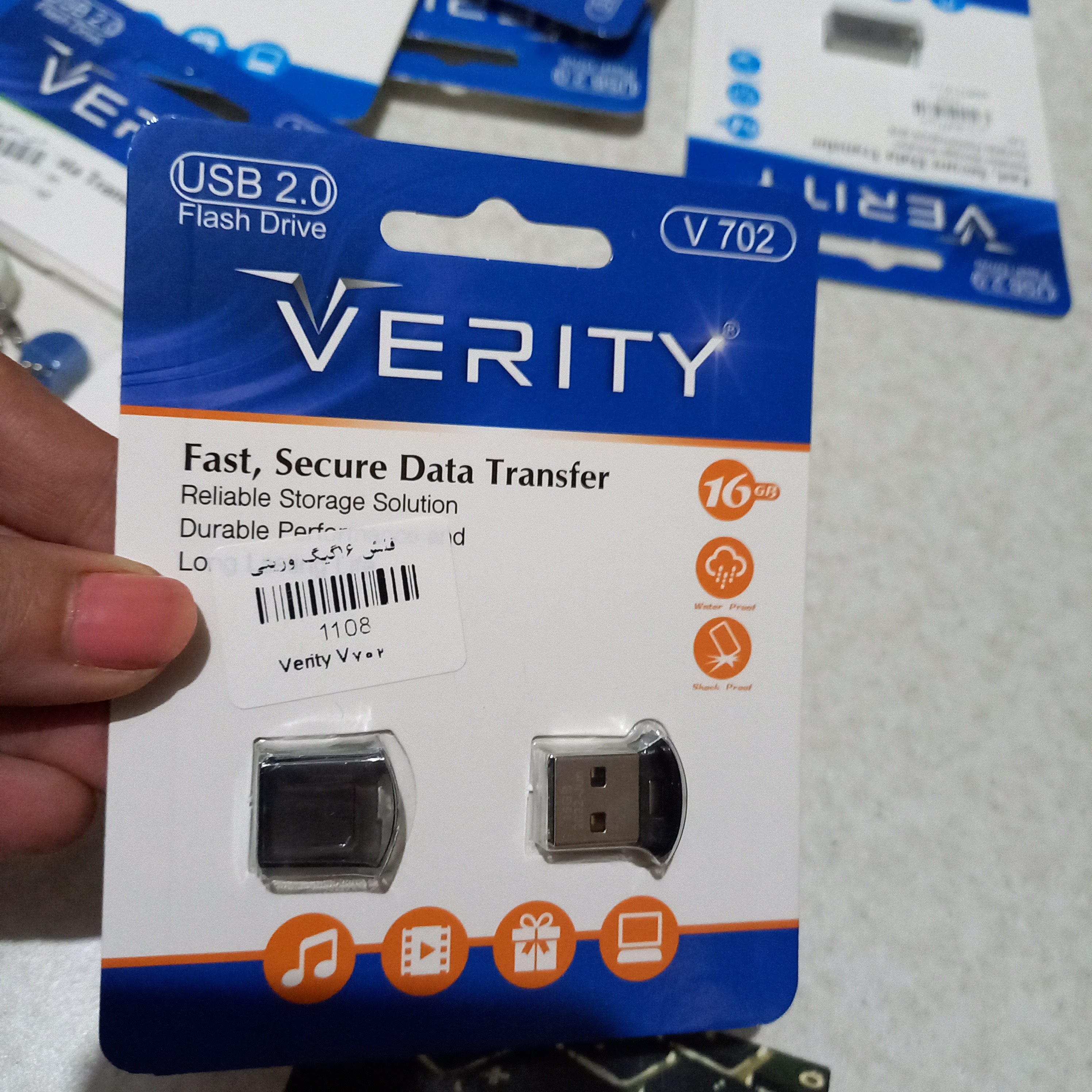 فلش مموری وریتی مدل V702 ظرفیت 16 گیگابایت

