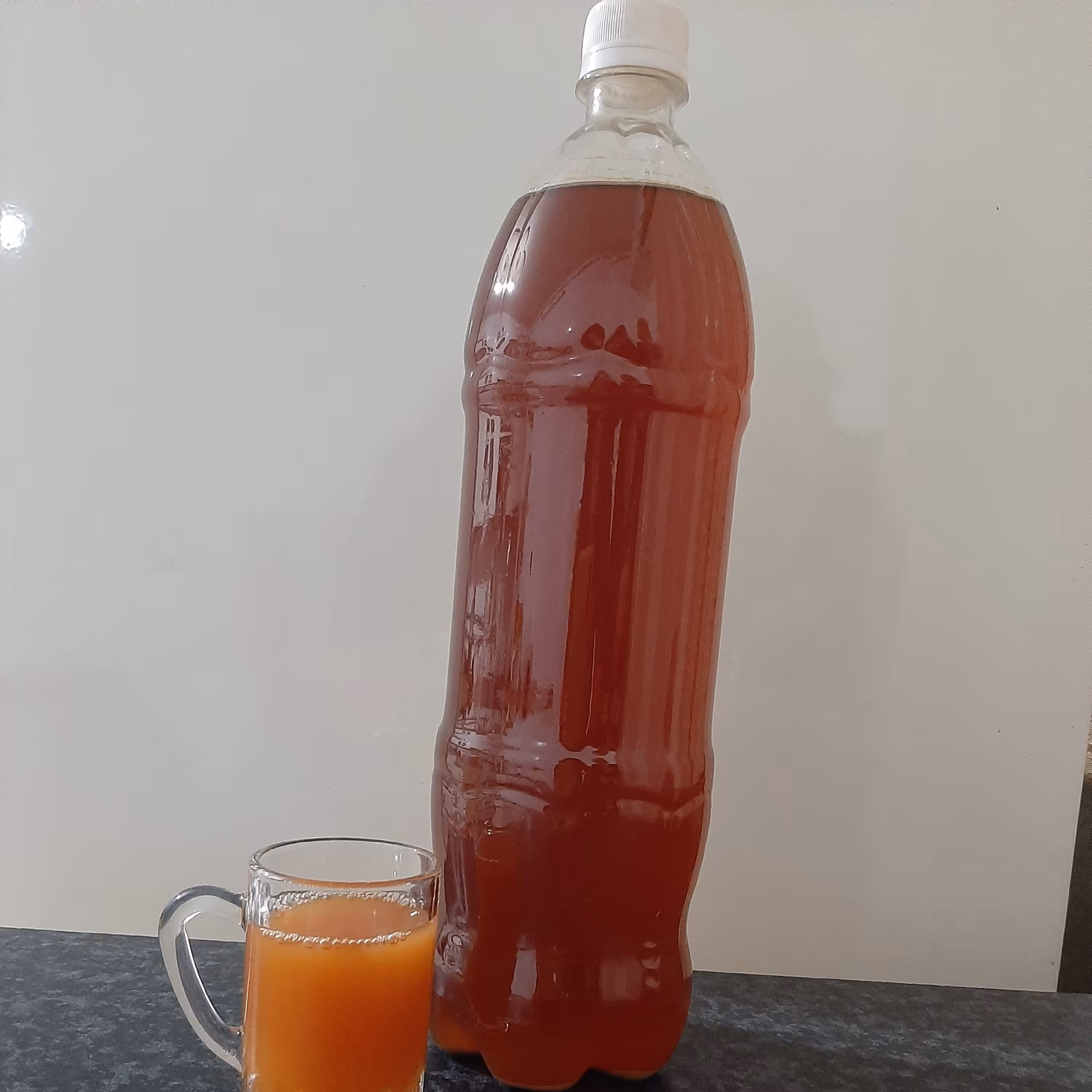 ابغوره خانگی؛ کاملا ارگانیک، خوش طعم و خوش رنگ، بدون هیچ‌گونه مواد افزدونی