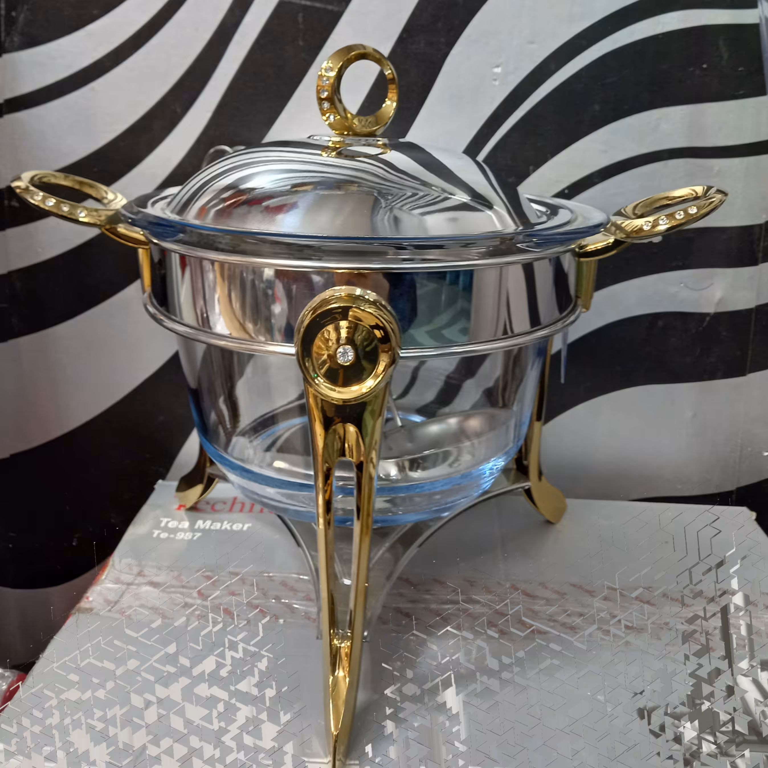 سوفله سوپ خوری نگین دار یونیک پایه طلایی تمام استیل با ظرف پیرکس فرانسه