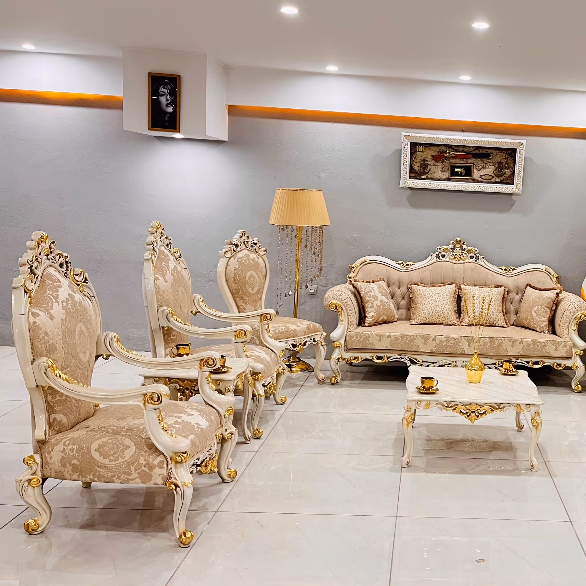 مبل سلطنتی چراغان 