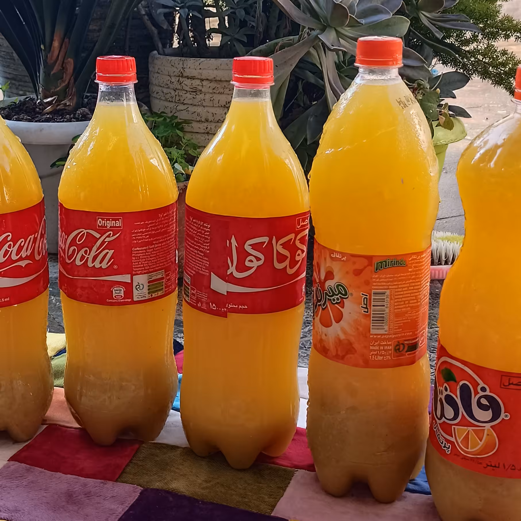 آب نارنج طبیعی و ترش امسال در  شیشه های یک و نیم لیتری