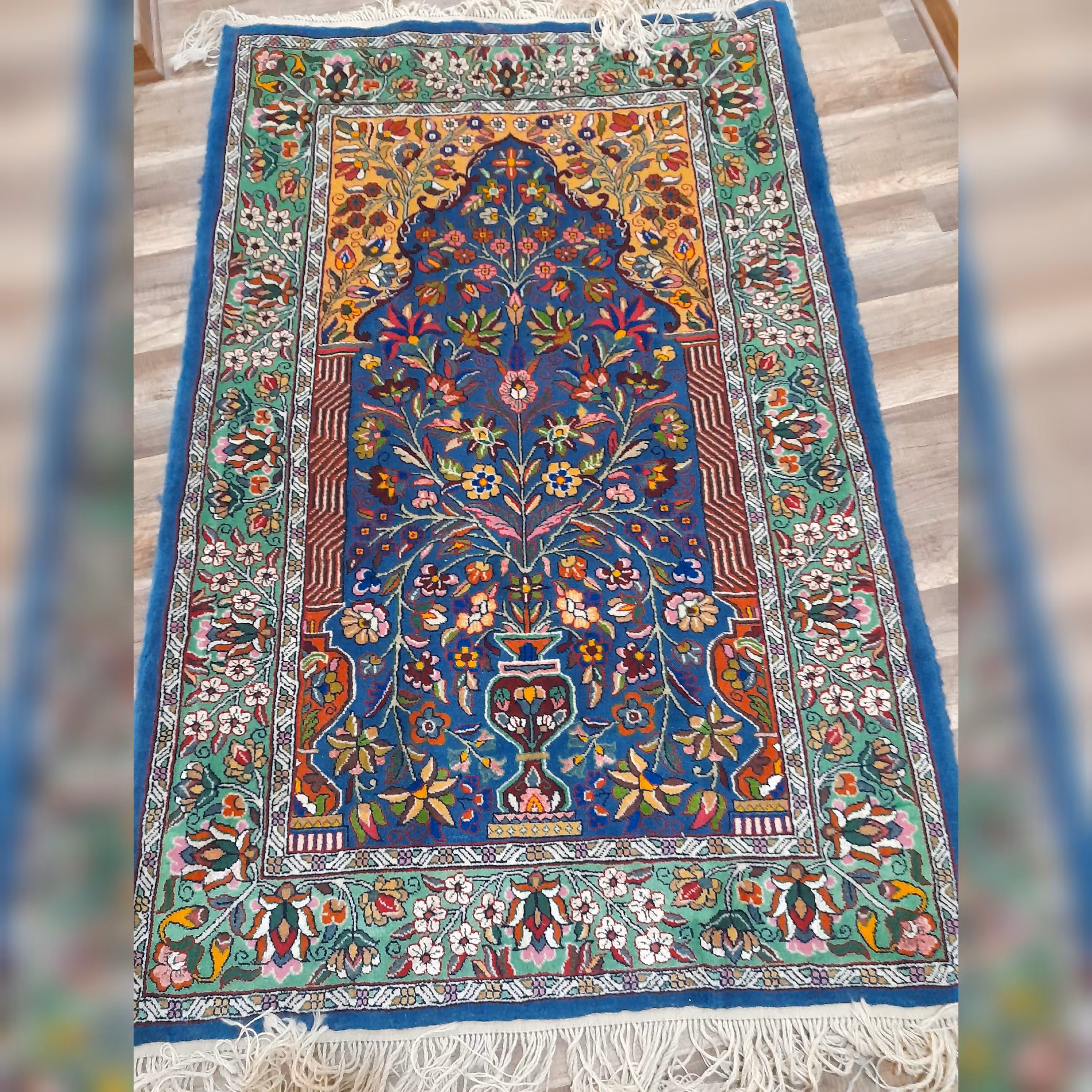 قالیچه دستبافت دست بافت طرح گلدونی 