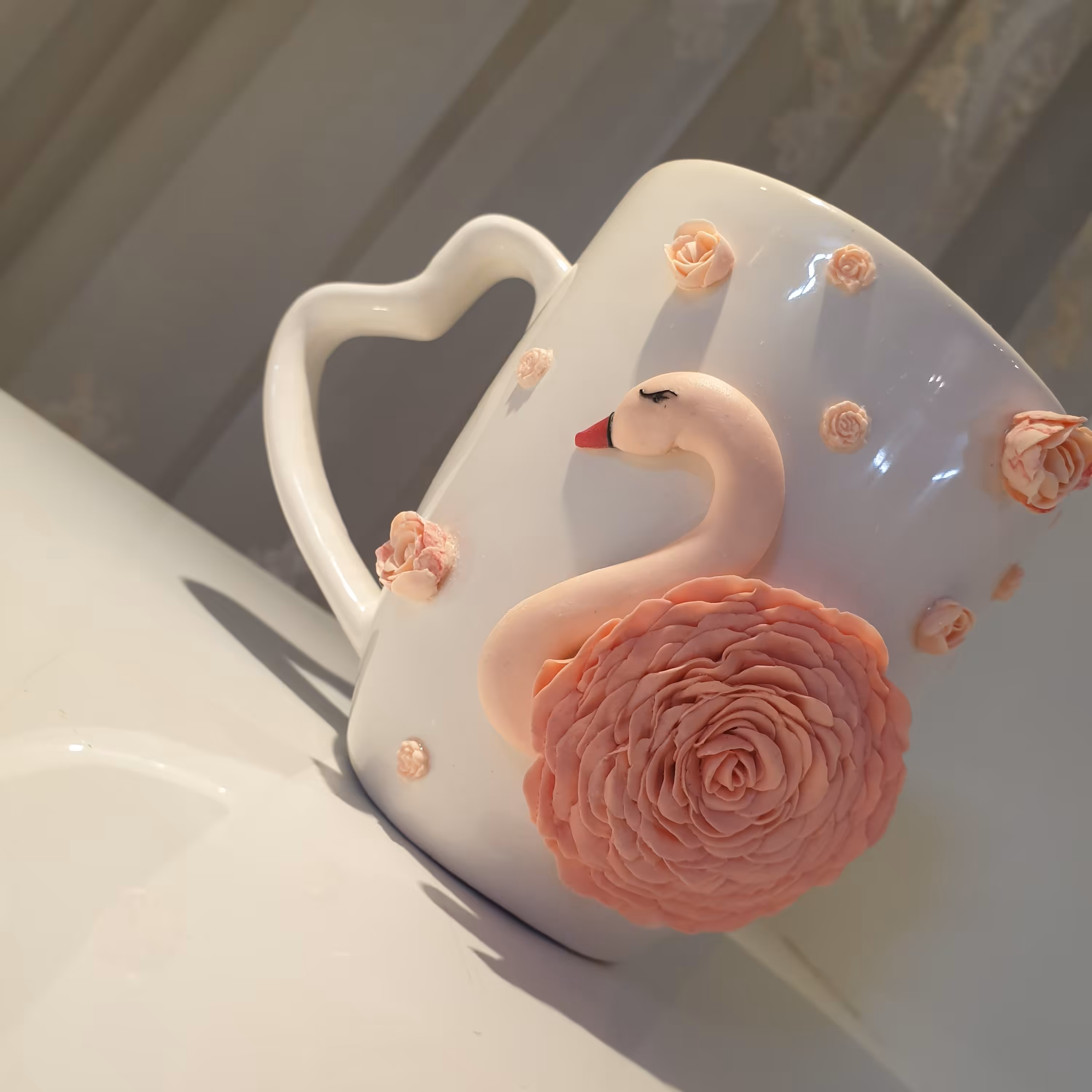 ماگ دستساز  قو،،ماگ دسته قلبی