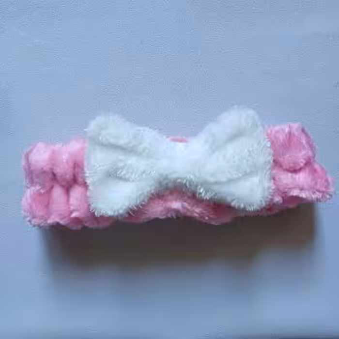 هدبند میکاپ و آرایش طرح تدی پرزدار صورتی