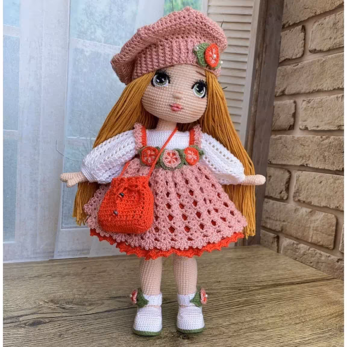 عروسک بهار بافته شده با کاموای مرغوب  ایرانی رنگبندی کار به دلخواه شما 