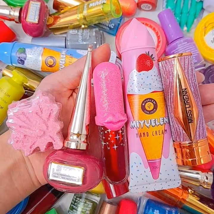 پک آرایشی صورتی مناسب هدیه شب یلدا