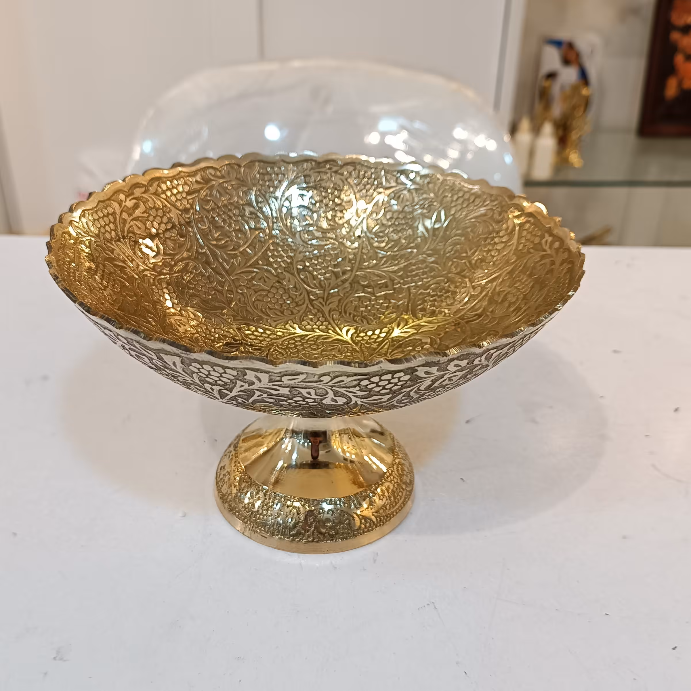 شکلات خوری برنجی (برنز) طرح گل و انگور  وارداتی قطر 18مدل لبه ریز
کیفیت درجه یک
بدون تغییر رنگ
قابل استفاده
قابل شستشو