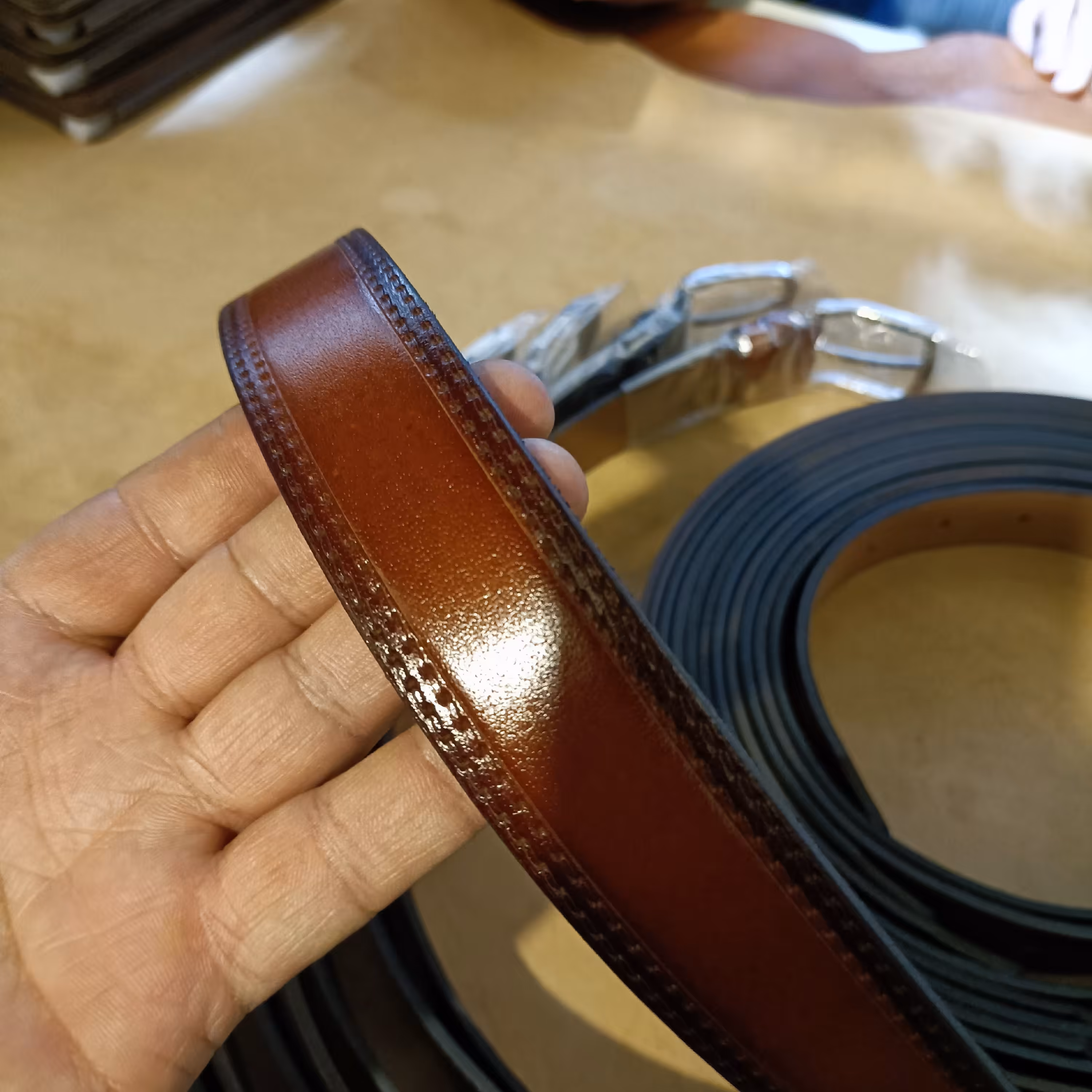 کمربند چرم بوفالو ضمانت کیفیت ضخیم چرم سناباد  کمر بند چرم تبریز 