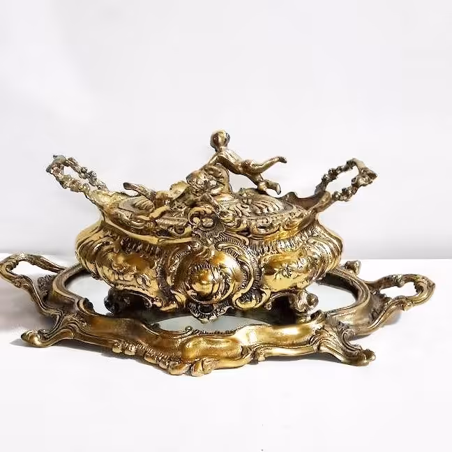 شکلاتخوری یا جاردین پسربچه