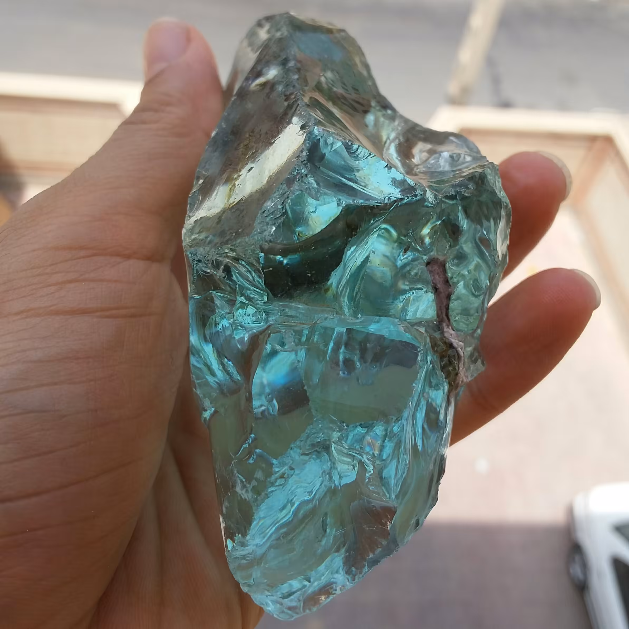 سنگ راف خام غولپیکر آبسیدین سبز آبی اصل محشر 100 در صد طبیعی شاهکار خلقت
با قابلیت ساخت چندین نگین محشر
خاص