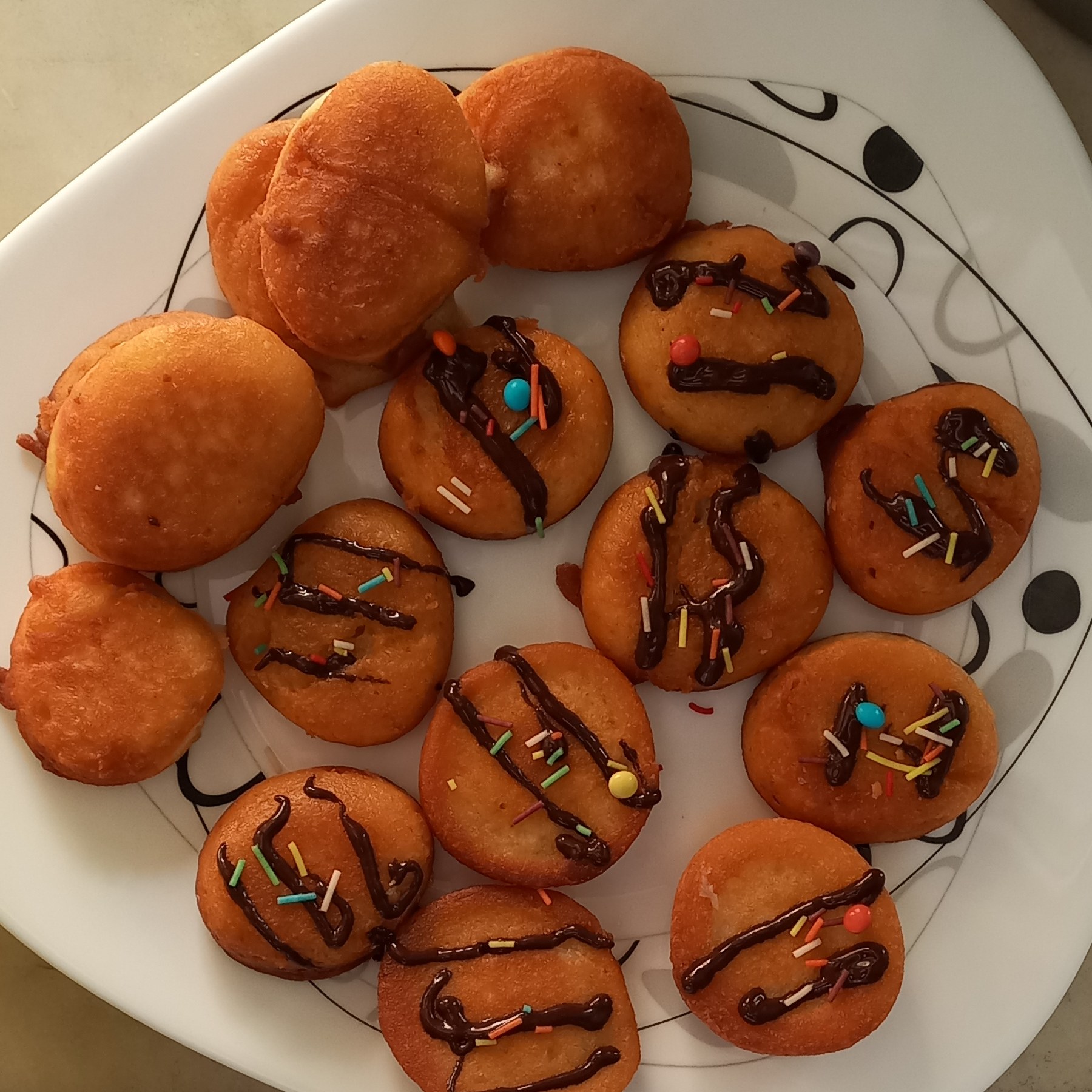 پیراشکی شکلاتی و ساده خانگی با وزن 500 گرم