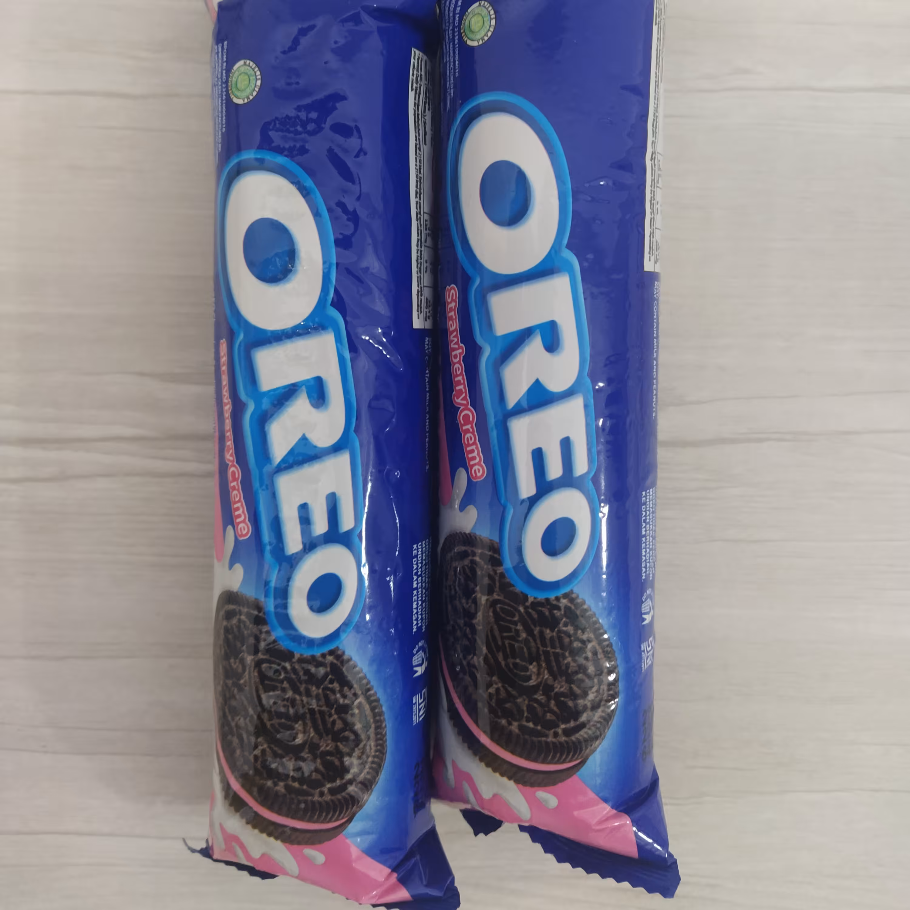 بیسکویت اورئو توت فرنگی oreo ( اندونزی) 120 گرم اوریو