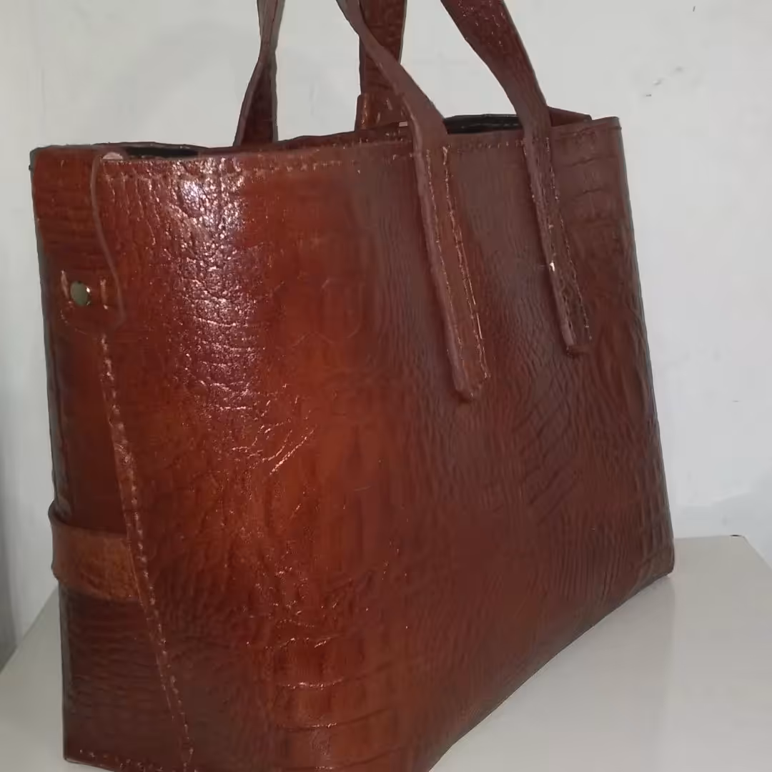 کیف چرم طبیعی (گاوی)دست دوز