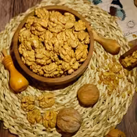 مغز گردو لوکس دستچین تازه تویسرکان-روزشکن محصول 1403(500 گرم)