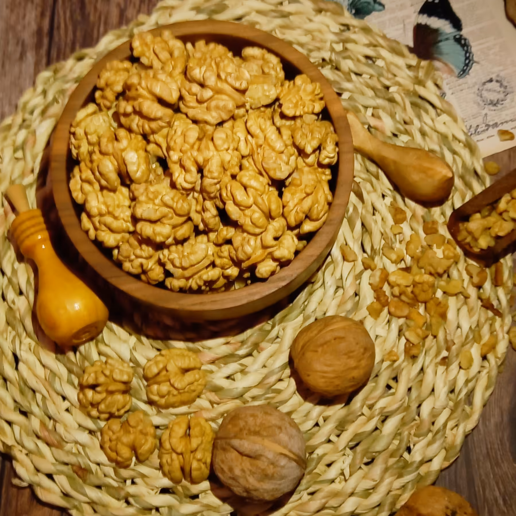 مغز گردو لوکس دستچین تازه تویسرکان-روزشکن محصول 1403(500 گرم)