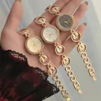 ساعت مچی زنانه بند استیل جذاب زیبا جذاب و لاکچری والار دارای 3 رنگ اصلی Walar