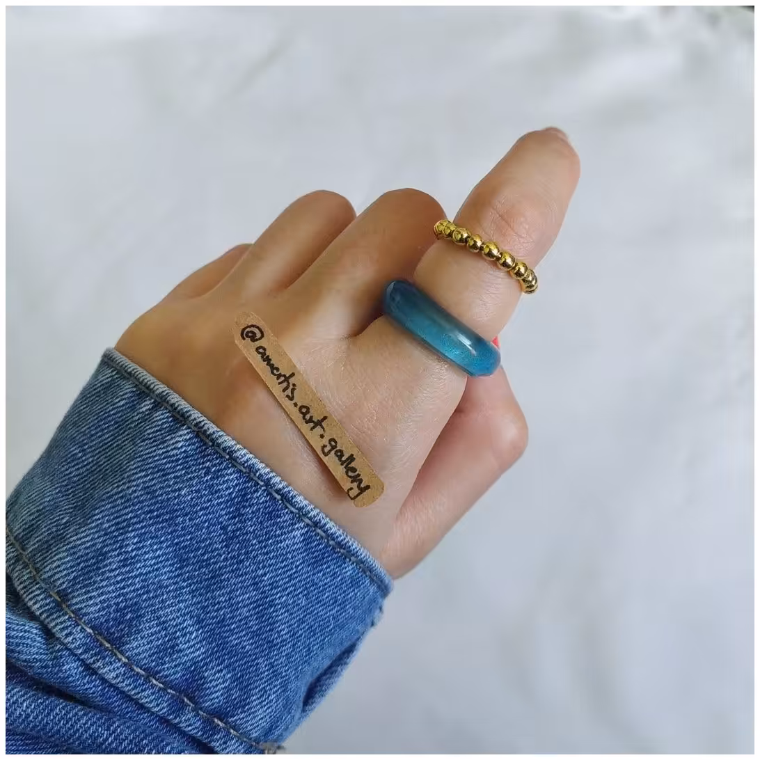 انگشتر رزین آبی رنگ