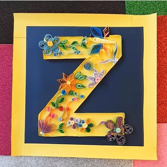 قاب مقوایی حروف با هنر کوئیلینگ یا ملیله کاغذی 32×30