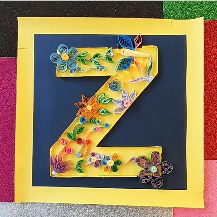قاب مقوایی حروف با هنر کوئیلینگ یا ملیله کاغذی 32×30