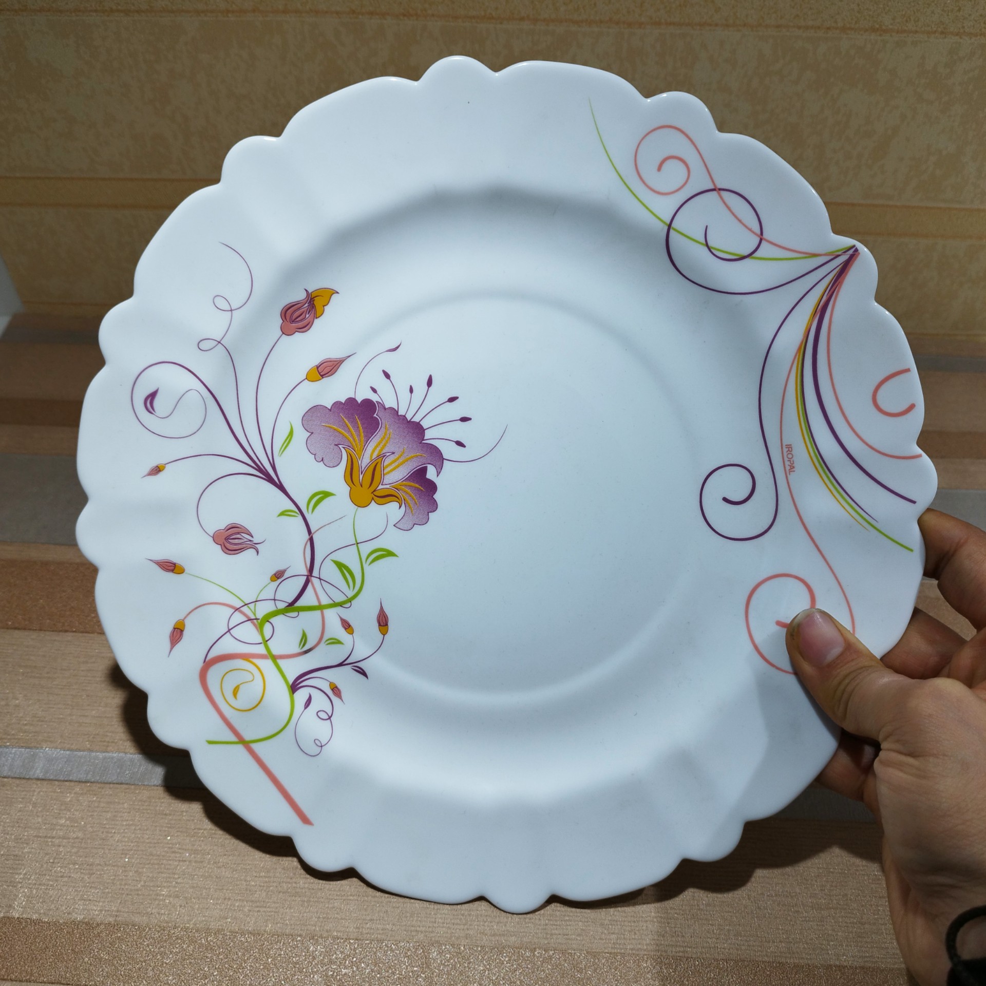 سرویس غذاخوری آرکوپال 25 پارچه صبا در دورنگ بنفش و قرمز آیروپال مقصود مناسب جهیزیه ارسال بصورت پس کرایه