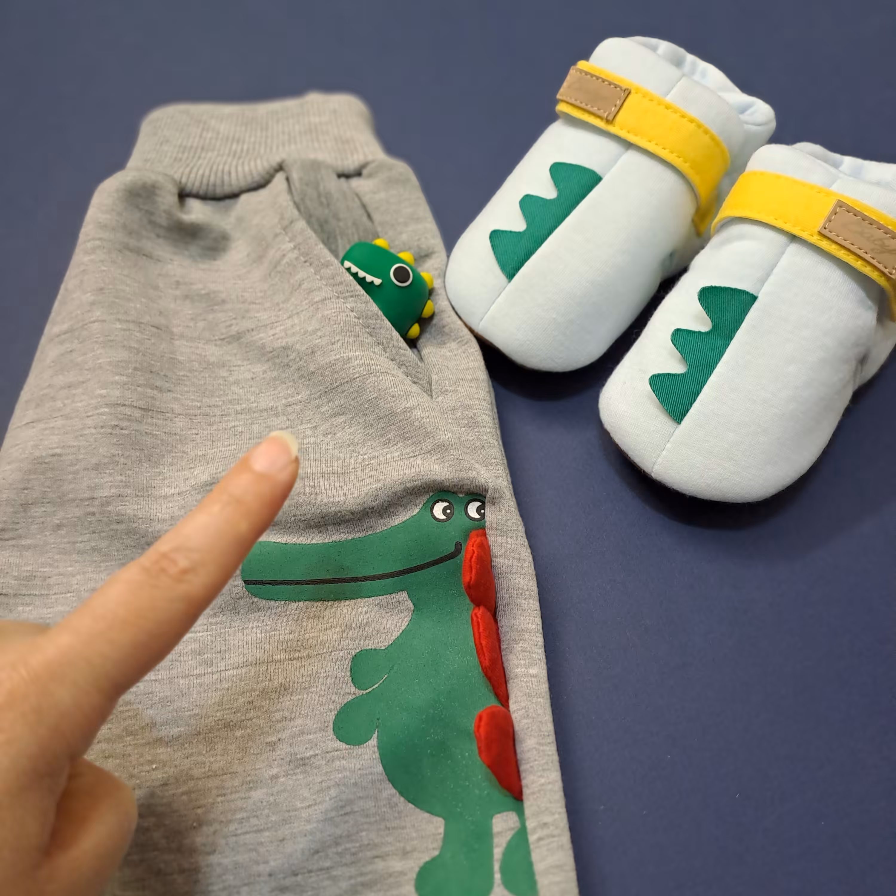 شلوار اسلش دایناسوری