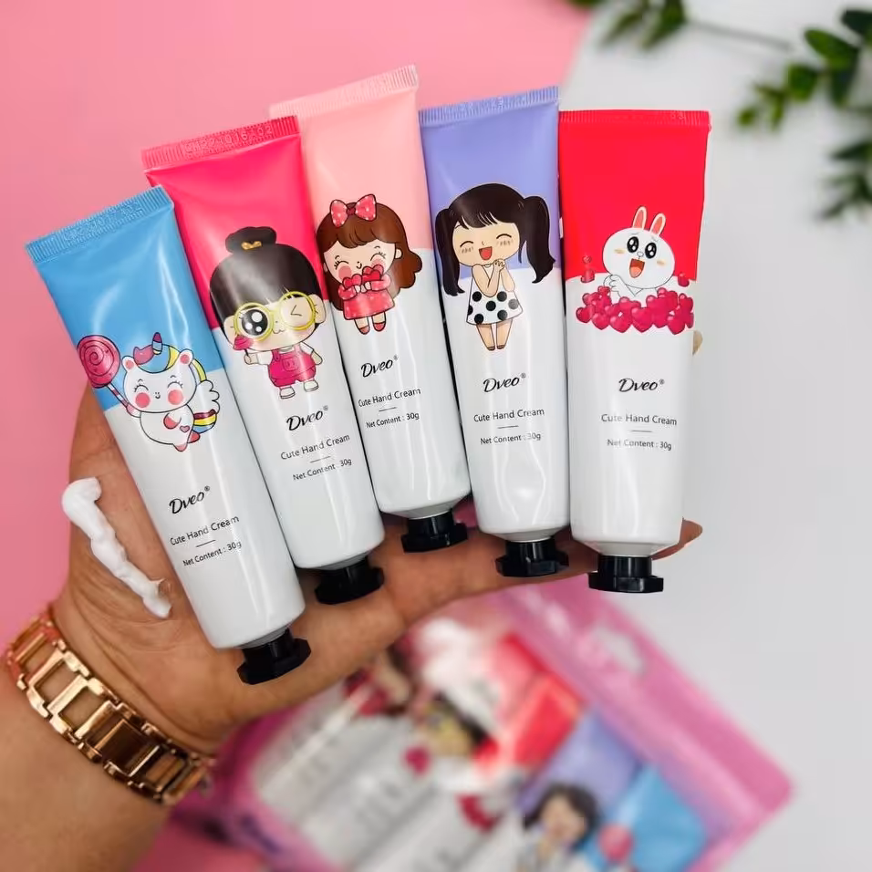 کرم مرطوبکننده وآبرسان عروسکی داو حاوی ویتامین A وE