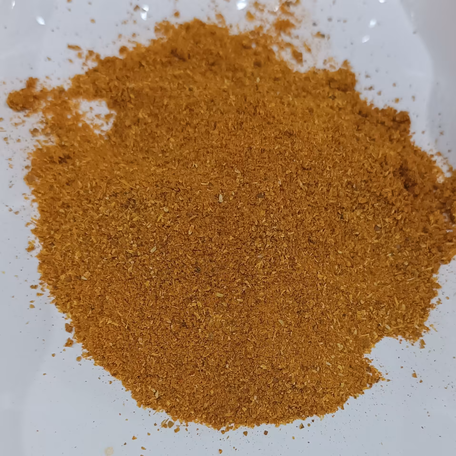 ادویه خورشتی به سبک خلیجی با فرمول انحصاری  که عطر  خاصی به غذا میدهد
