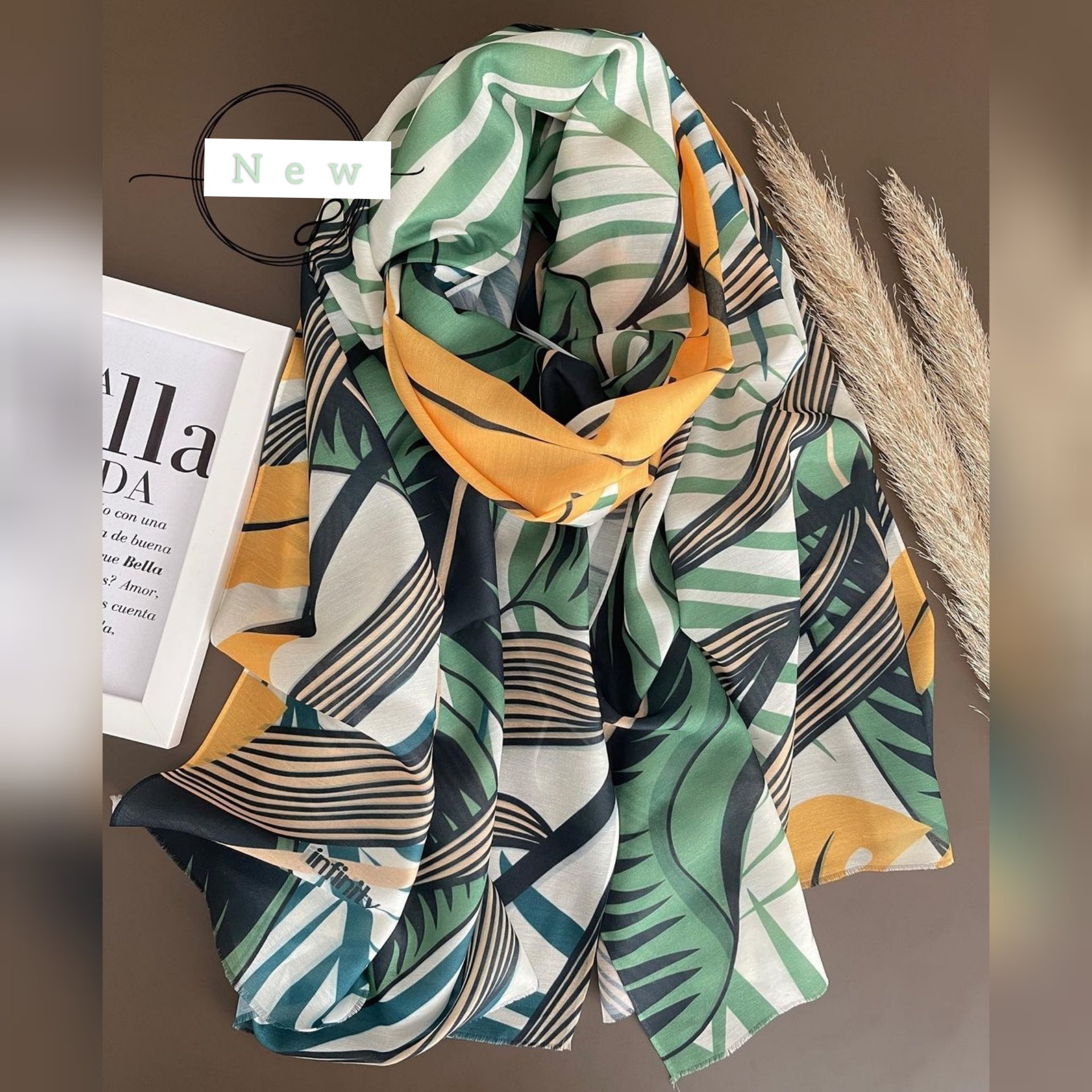 شال نخی لب ریش
ترکیب رنگ تابستونی
روسری اینکار هم در عرض 135 موجوده