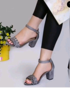 صندل پاشنه دار
