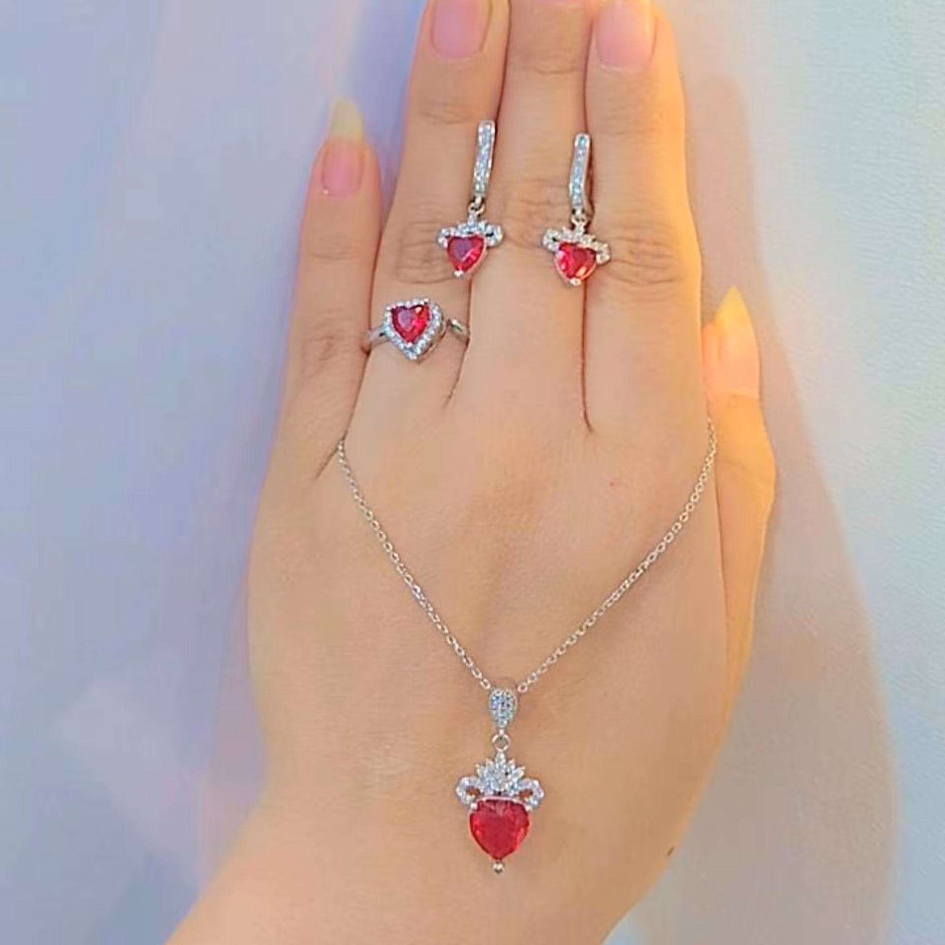 نیم ست نقره زنانه قلب قرمز با عیار 925 استاندارد و آبکاری طلا سفید