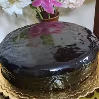 کیک شکلاتی با روکش گاناش