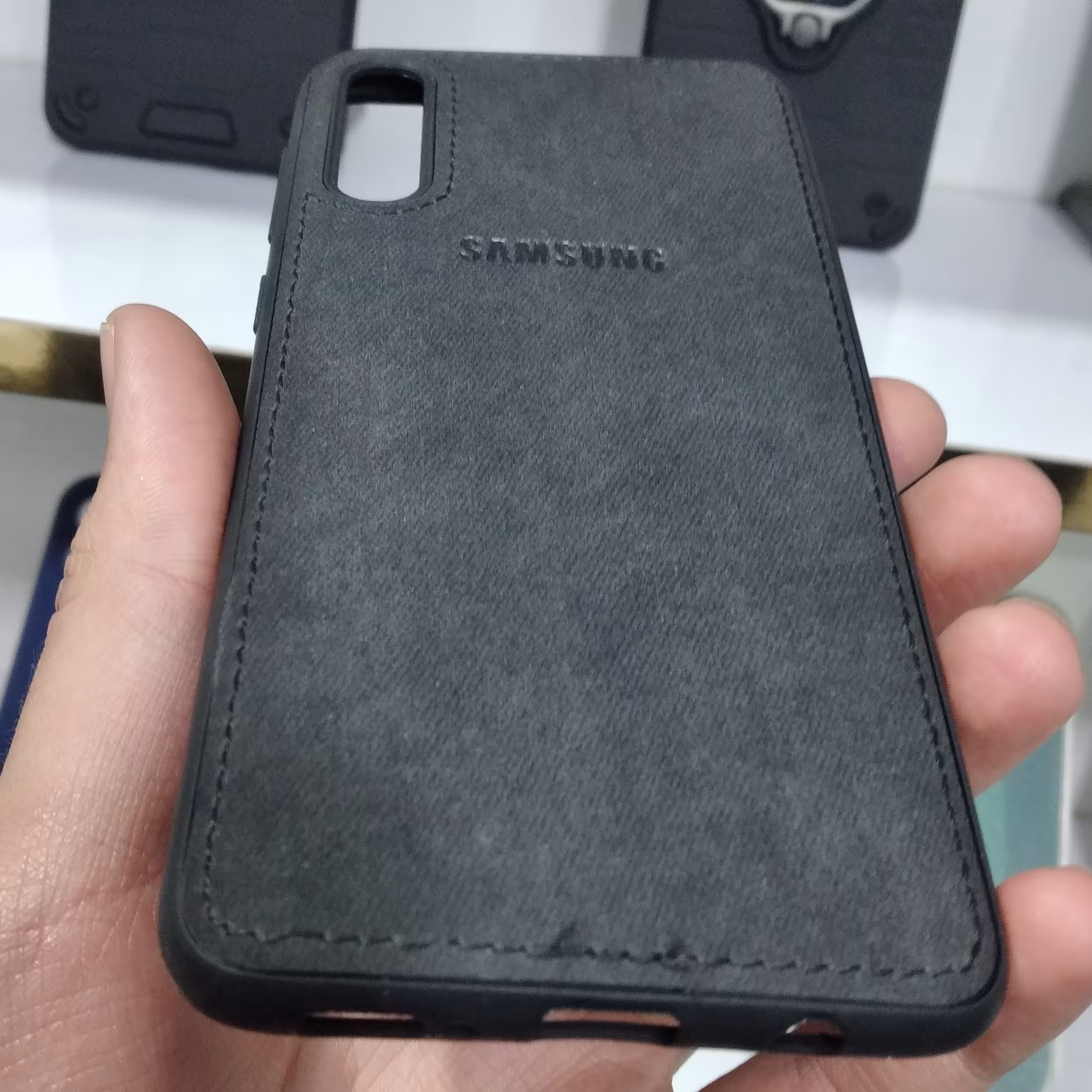 قاب گوشی سامسونگ A30S و  A50 و  A50s  طرح چرم مشکی