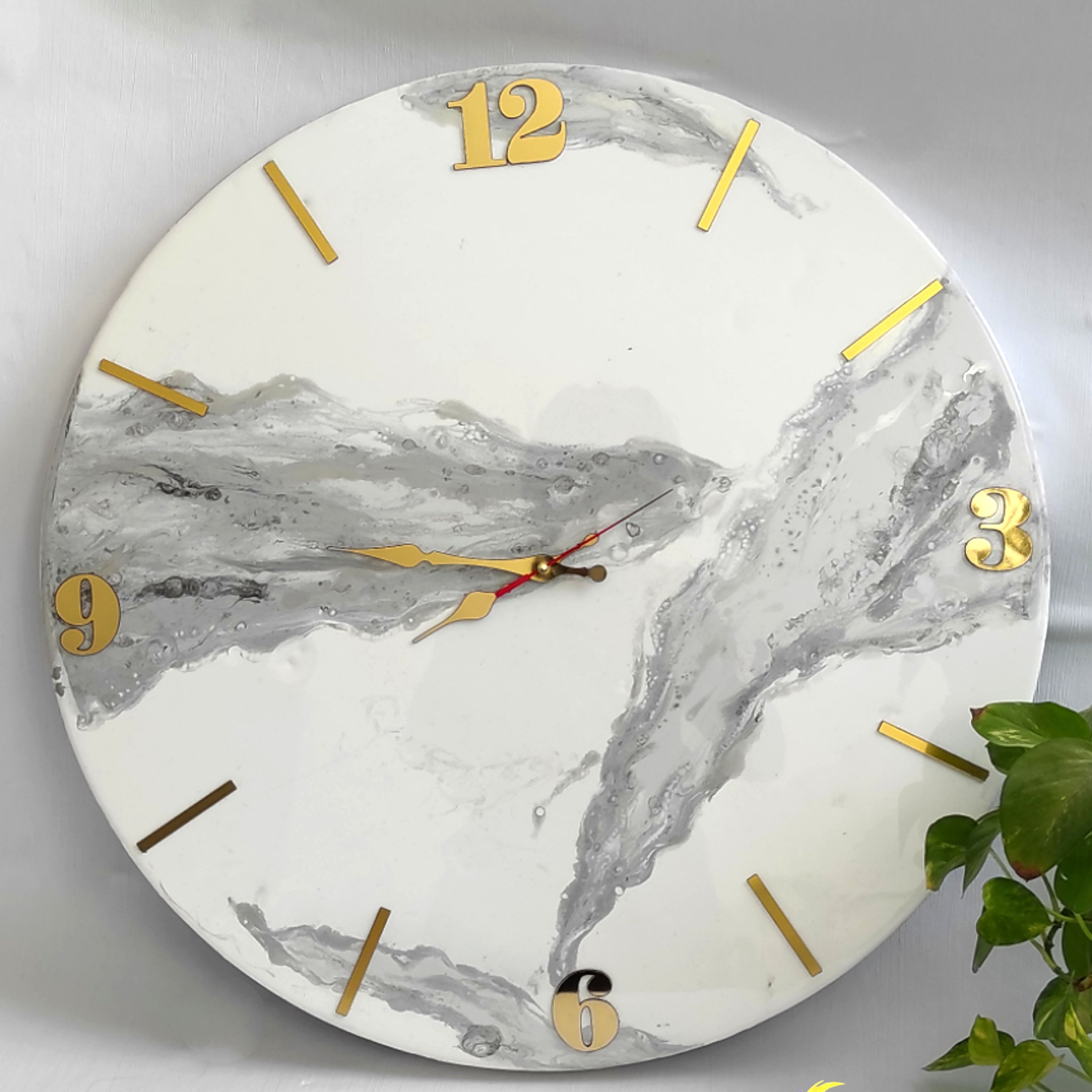 ساعت دیواری رزینی قطر 55 سانت جذاب و خوشرنگ مناسب هر خونه ای 