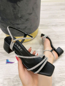 صندل پاشنه دار