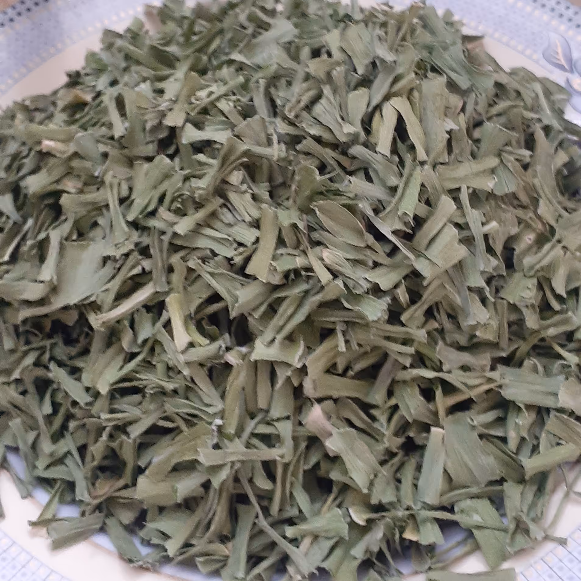 تره خشک اعلا در بسته 100گرمی