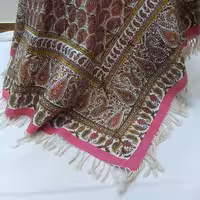 سفره قلمکار صادراتی با تم صورتی100*100