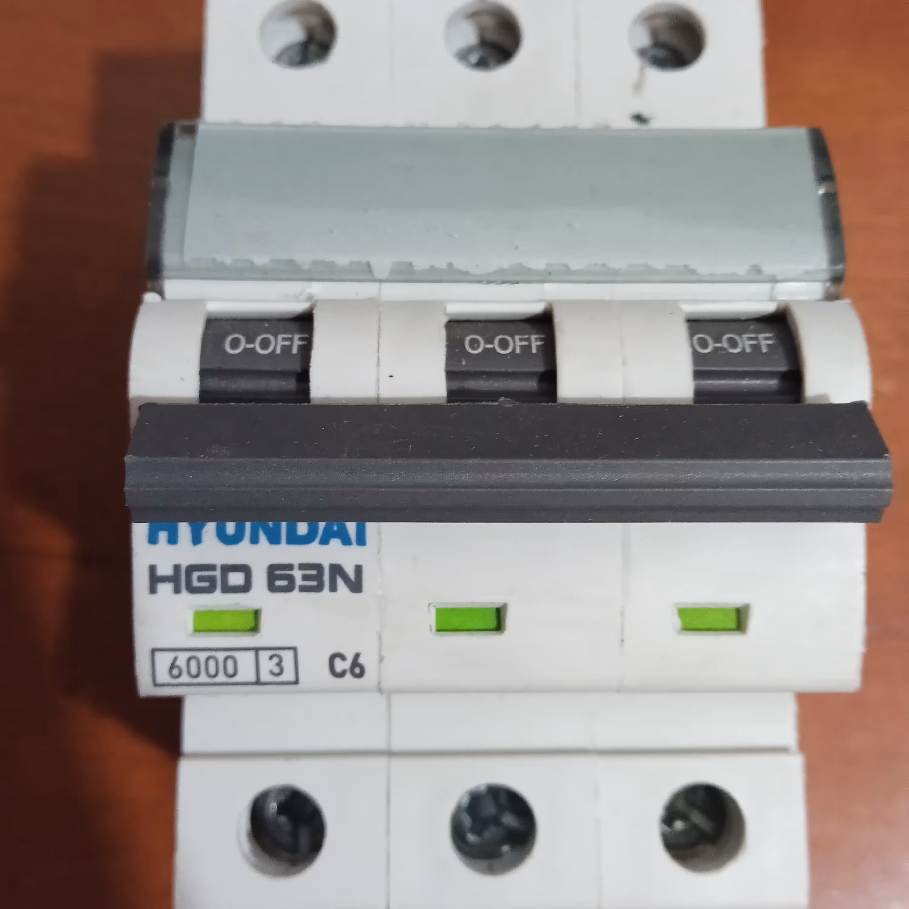 فیوز مینیاتوری سه فاز هیوندای 6آمپراصل